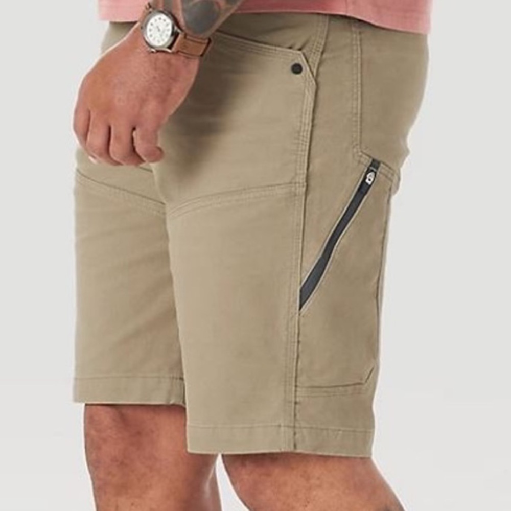 NWT Wrangler Men's All Terrain Gear Reinforced Utility Gorpcore Shorts